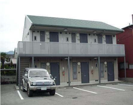 愛媛県新居浜市久保田町２丁目 賃貸アパート