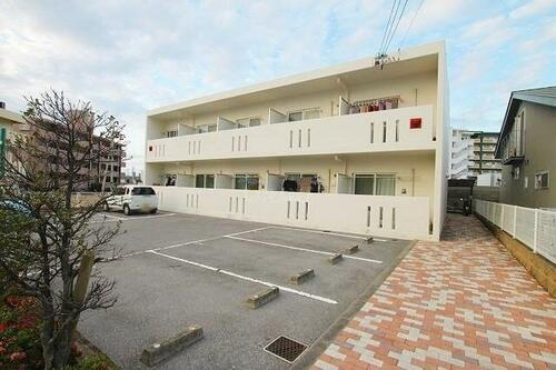 沖縄県宜野湾市字大謝名 築13年10ヶ月 2階建