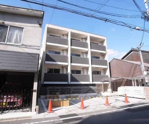 京都府京都市伏見区加賀屋町 地上4階地下1階建