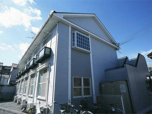 兵庫県宝塚市末成町 2階建