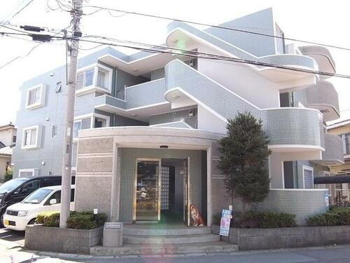 Ａ・ドマーニ 3階建