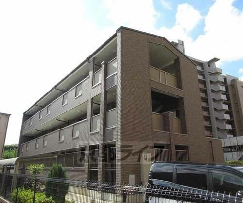 カーロ　ヴィアラッテア 3階建