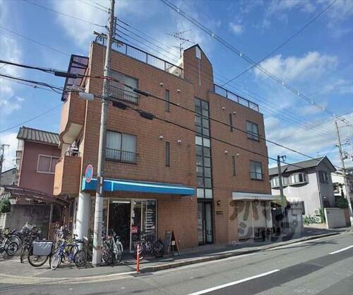 ファーストコーポ白川 3階建