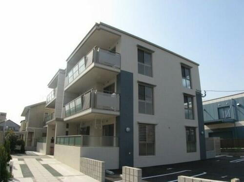 フォレスト荒江 3階建