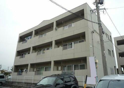 ラブリーハウスⅡ番館・Ⅲ番館 3階建