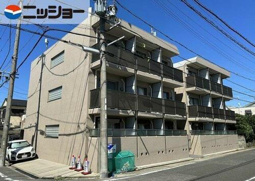 サンハイツ　鏡池 3階建