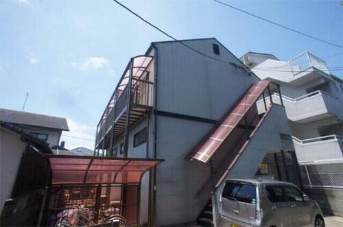 福岡県福岡市東区名島２丁目 2階建