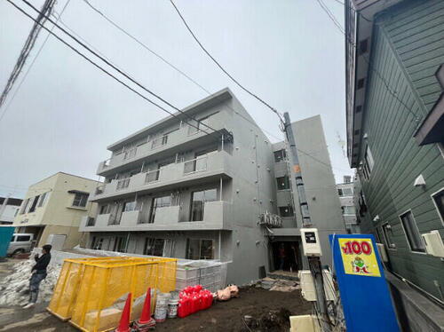 北海道札幌市白石区菊水五条３丁目 4階建 築1年未満