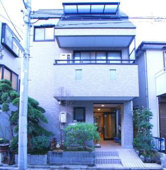 ラヴィータ・サヤカ 3階建