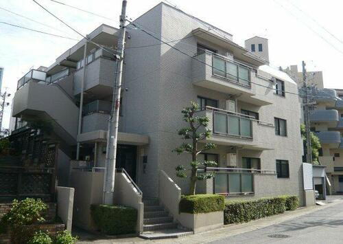 パークノヴァ藤里 3階建