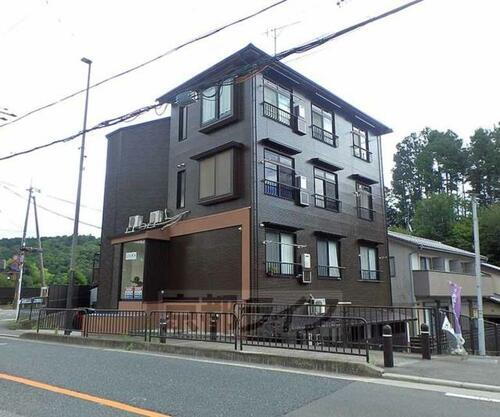 メゾンドぺぺ 4階建