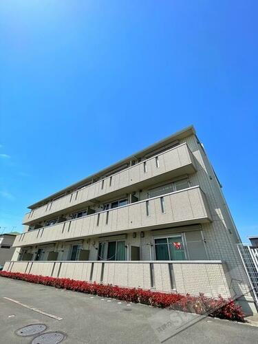和歌山県和歌山市北出島 3階建