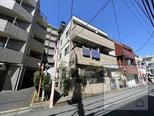 東京都渋谷区幡ヶ谷３丁目 3階建