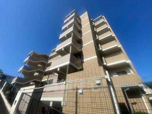 大阪府豊中市西緑丘１丁目 7階建