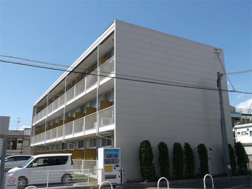 大阪府堺市堺区香ヶ丘町４丁 3階建