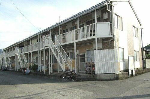 愛媛県宇和島市明倫町５丁目 2階建