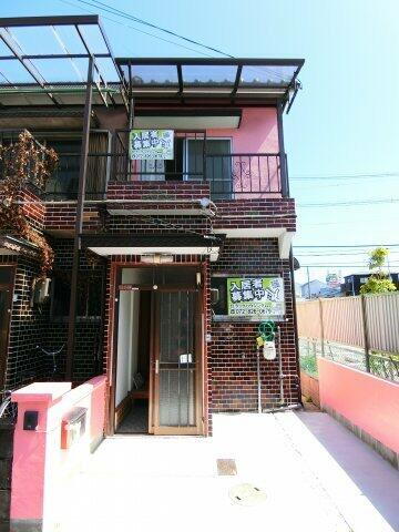 出口１丁目テラスハウス 2階建