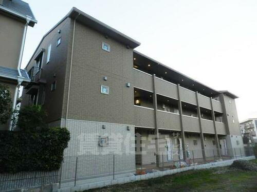 ベルメゾン池田 3階建
