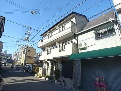 兵庫県神戸市東灘区本山南町２丁目 3階建