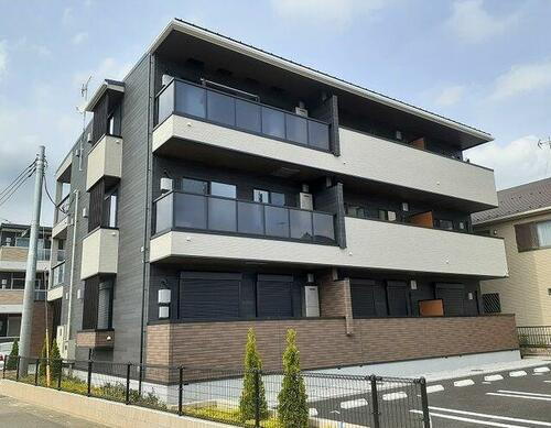 埼玉県春日部市緑町６丁目 築1年7ヶ月 3階建