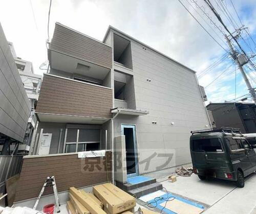 京都府京都市南区東九条明田町 3階建 