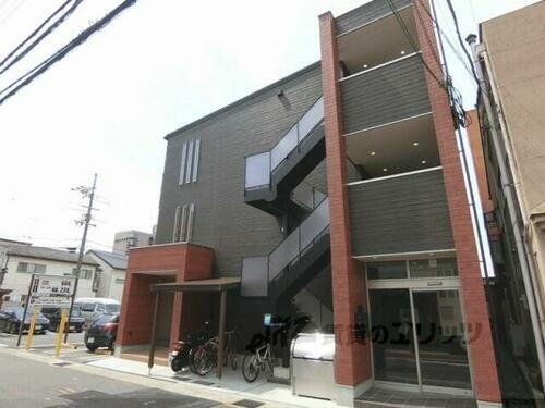 京都府京都市山科区四ノ宮大将軍町 3階建