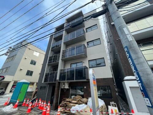 北海道札幌市豊平区平岸四条４丁目 築1年10ヶ月 5階建
