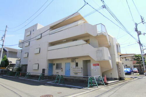 ラポール室町 3階建