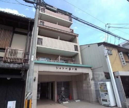 シャトーあと村 6階建