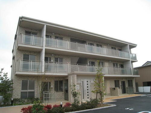 エスポワール壱番館 3階建
