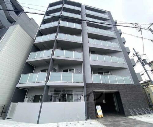京都府京都市右京区西京極浜ノ本町 7階建