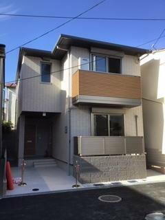 兵庫県尼崎市浜３丁目 2階建