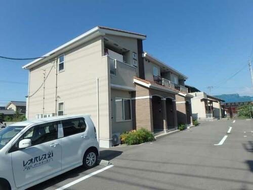 愛媛県新居浜市久保田町３丁目 賃貸アパート