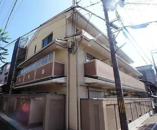 ファミユ白川 3階建