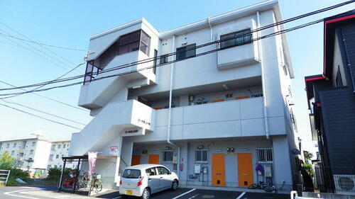 コーポ東上川内 3階建