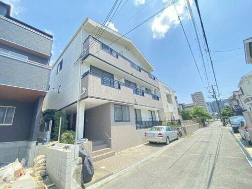 ハイツワイエム 3階建