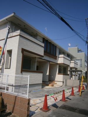 神奈川県川崎市中原区下小田中６丁目 2階建