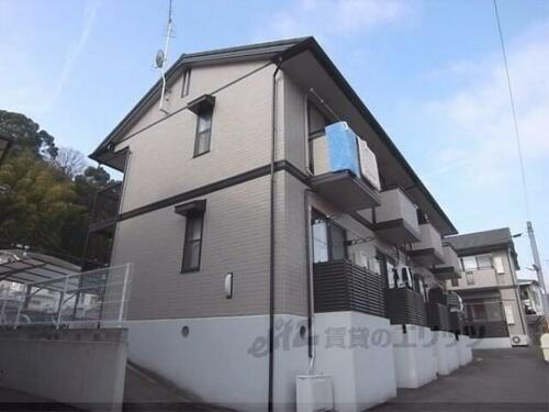 京都府京都市山科区日ノ岡鴨土町 2階建