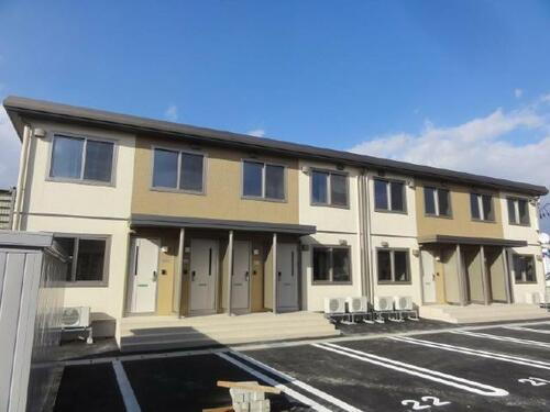 山形県山形市荒楯町１丁目 2階建