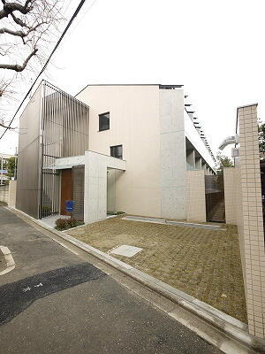 京都府京都市北区小山南上総町 3階建 築10年7ヶ月