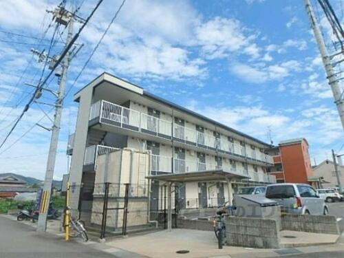 京都府京田辺市草内西垣内 3階建