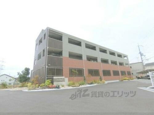 京都府京田辺市三山木西ノ河原 3階建 築7年7ヶ月