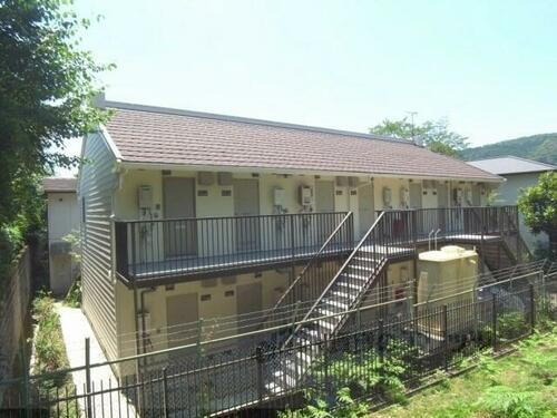 京都府京都市山科区御陵上御廟野町 2階建