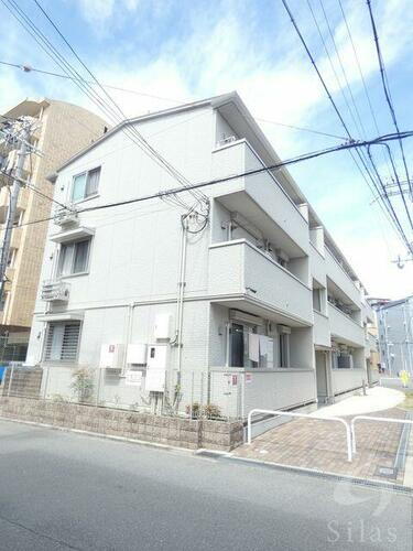 カトルヴァン 3階建