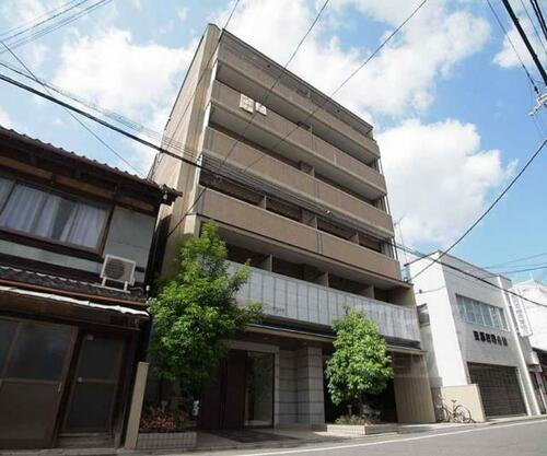 京都府京都市上京区下立売通御前通西入２丁目堀川町 6階建