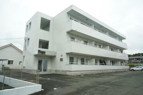 リバーウエスト壱番館 3階建