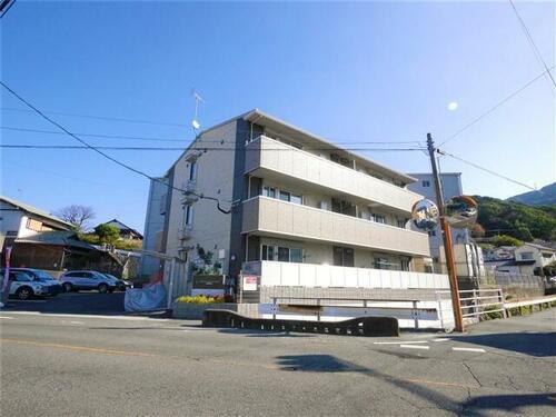 福岡県北九州市八幡西区東鳴水３丁目 3階建