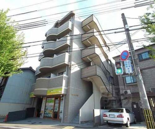 カルフール北村 5階建