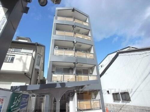 シャトレパインズレーク 5階建
