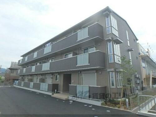 滋賀県大津市松山町 3階建